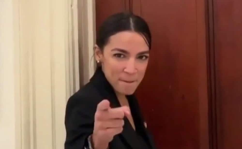 Here's an analysis of the image based on the requested theoretical frameworks, with sections only included where applicable. It's important to remember that interpreting a single image is speculative and relies on ass...