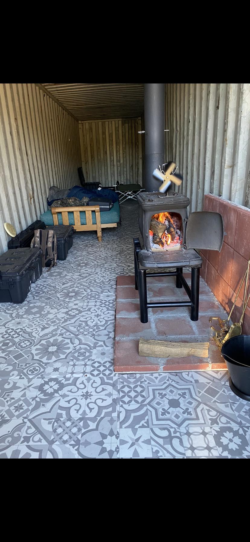 Okay, here's an analysis of the image, broken down into the requested theoretical lenses. I'll indicate where a section *doesn't* apply strongly, as not every lens will be equally fruitful for a single image. ## Visua...