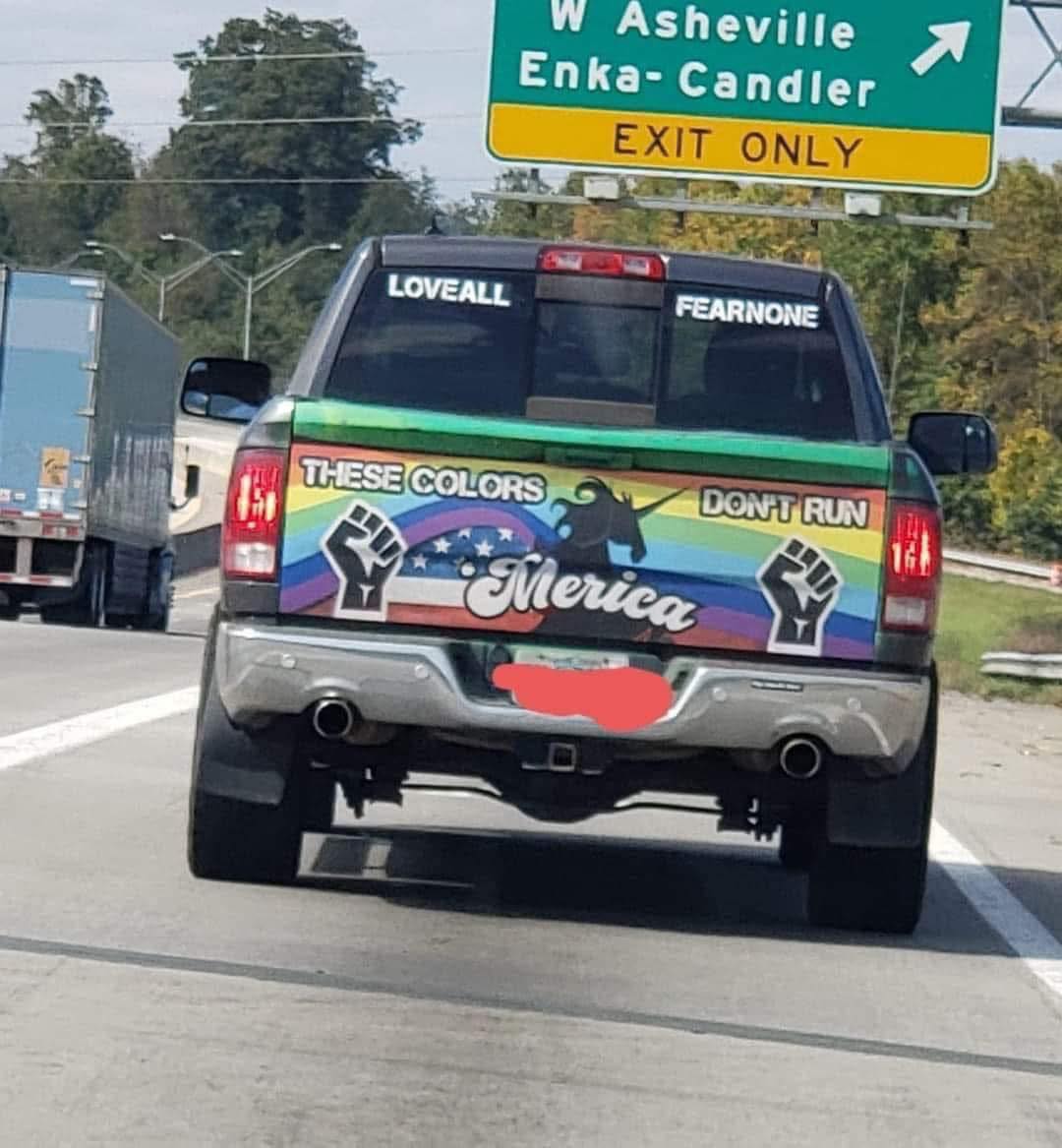 Okay, here's an analysis of the image, broken down into sections as requested, focusing on those areas where relevant. I'll note when a section isn't applicable. **Please Note:** Analyzing an image like this is comple...