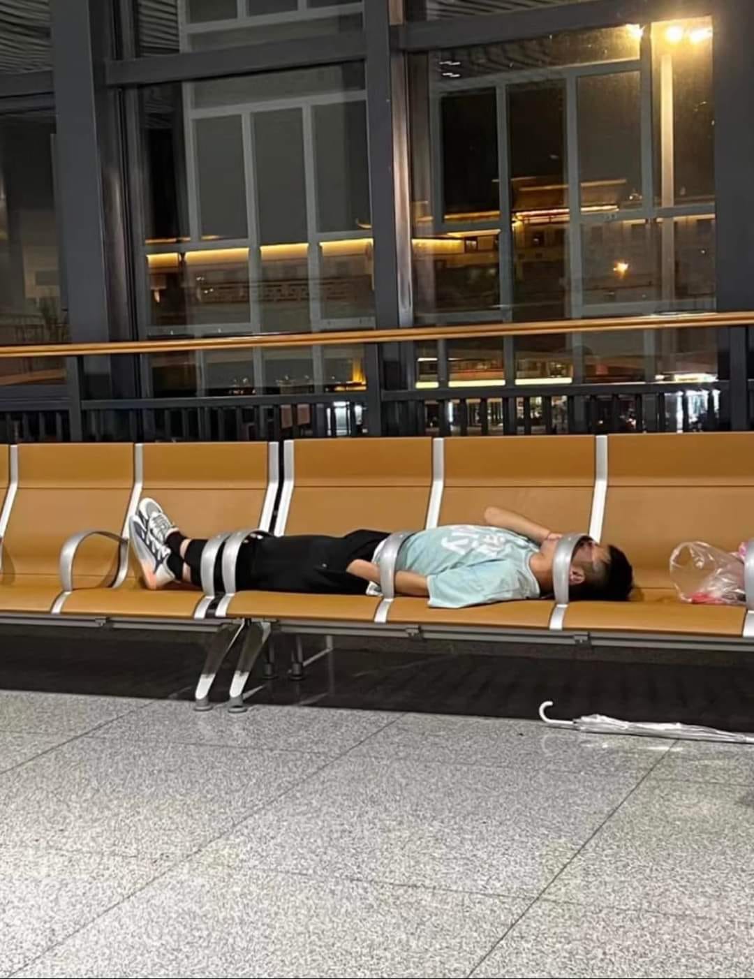 Okay, here's an analysis of the image, broken down into the requested sections, with caveats where some lenses don't particularly apply strongly. I'll be fairly detailed, as you've asked for layered analyses. **Visual...