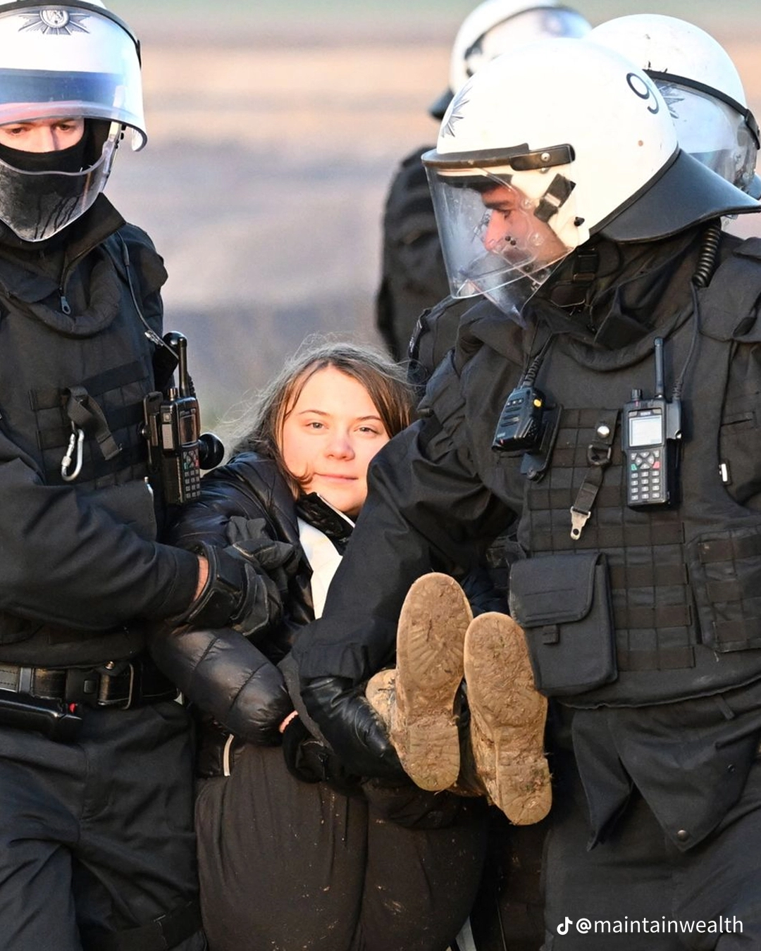 Okay, here’s an analysis of the image, broken down into the sections you requested, only including sections relevant to the image's content. It's important to note that any single image can be interpreted through mult...