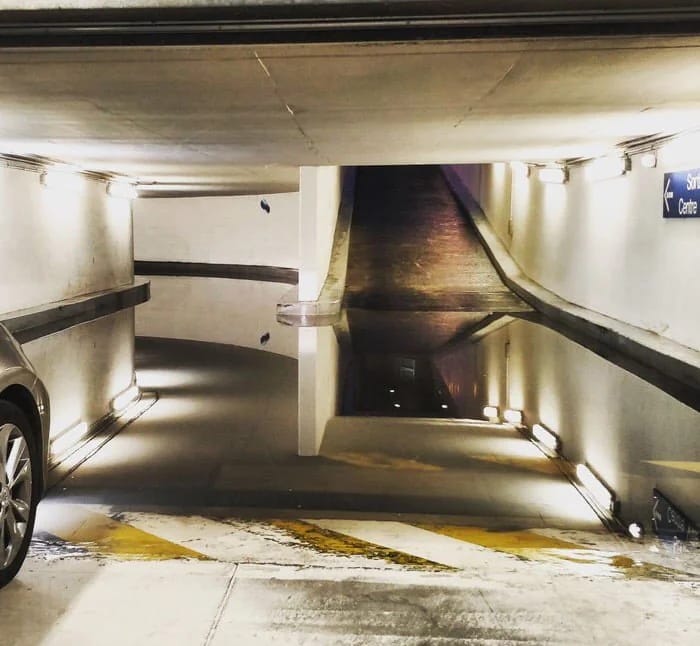 Okay, here's an analysis of the image, broken down into sections as requested. It's important to note that not every theoretical lens will be a strong fit for every image, and the interpretations will be somewhat spec...