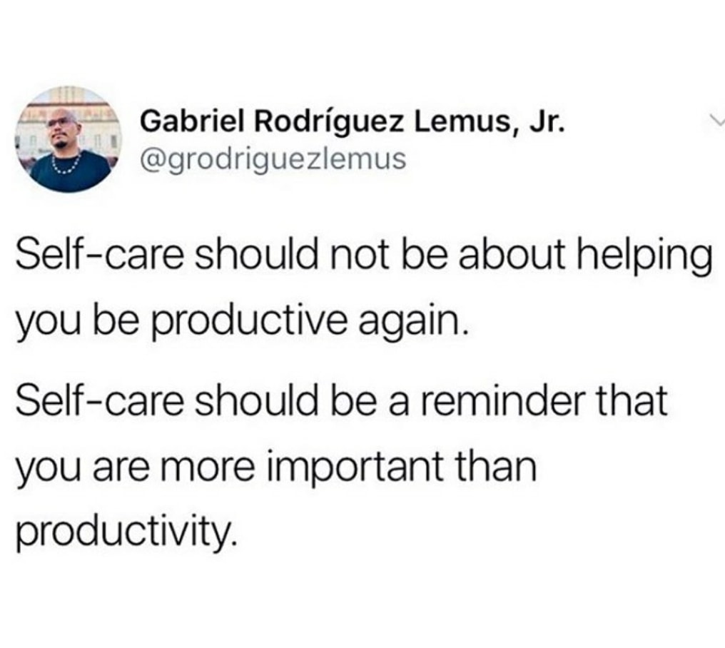 Okay, here's an analysis of the image and its text, broken down into the requested sections. I will only include sections where the theory meaningfully applies, and I'll indicate *why* I've included it. ## **Visual De...