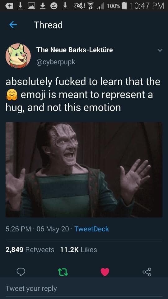 Okay, here's an analysis of the provided image and tweet, broken down into sections according to your requested theoretical frameworks. I'll indicate when a framework *doesn't* strongly apply. **Visual Description** T...