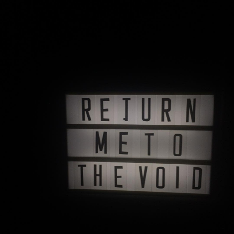 Here's an analysis of the image, broken down into the requested sections. Given the image’s strong philosophical suggestion, some of these analyses will be more prominent than others. **Visual Description** The image...