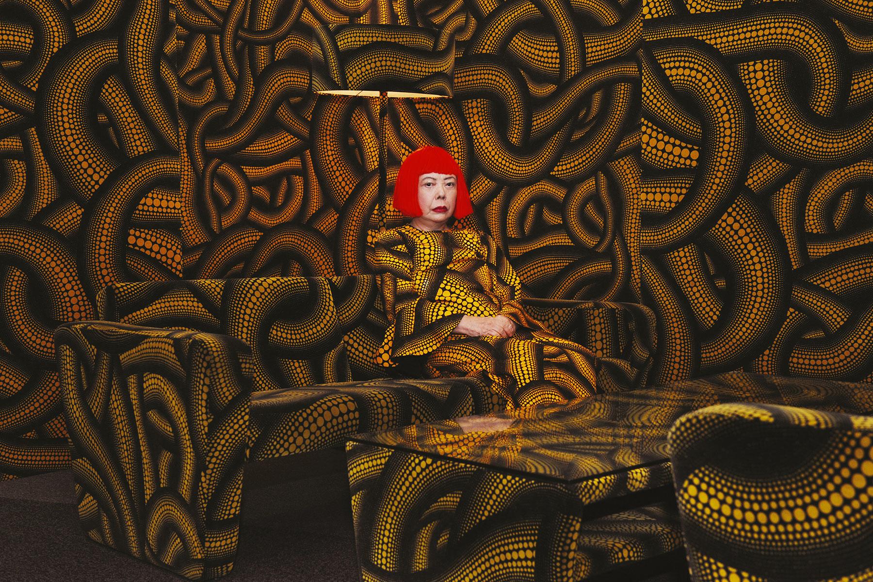 Okay, here's an analysis of the image, broken down into sections according to the prompts, addressing each relevant category. Because of the complexity of a single image, these won't be exhaustive treatises, but rathe...