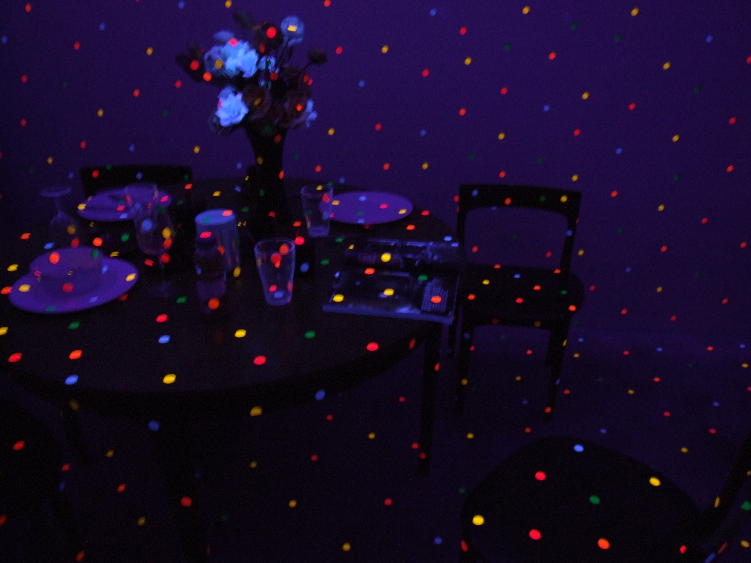 Okay, here's an analysis of the image, broken down into sections as requested. I'll indicate where a section is not applicable, given the nature of the visual and the limitations of analysis based on a still image. ##...