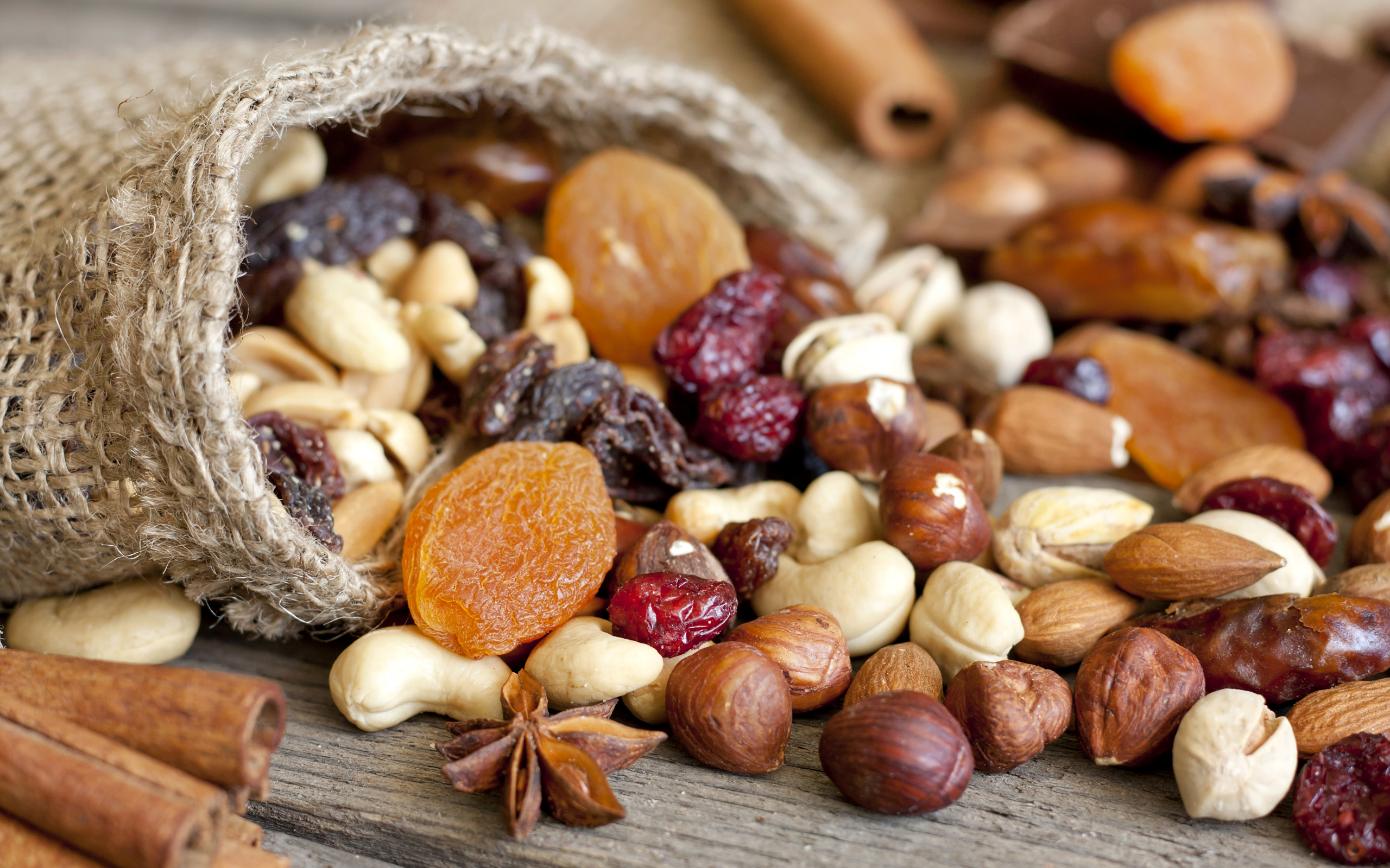 Okay, here's a breakdown of the image through the requested theoretical lenses. I'll only include sections where the image lends itself to a relevant analysis. ## Visual Description The image presents a close-up view...