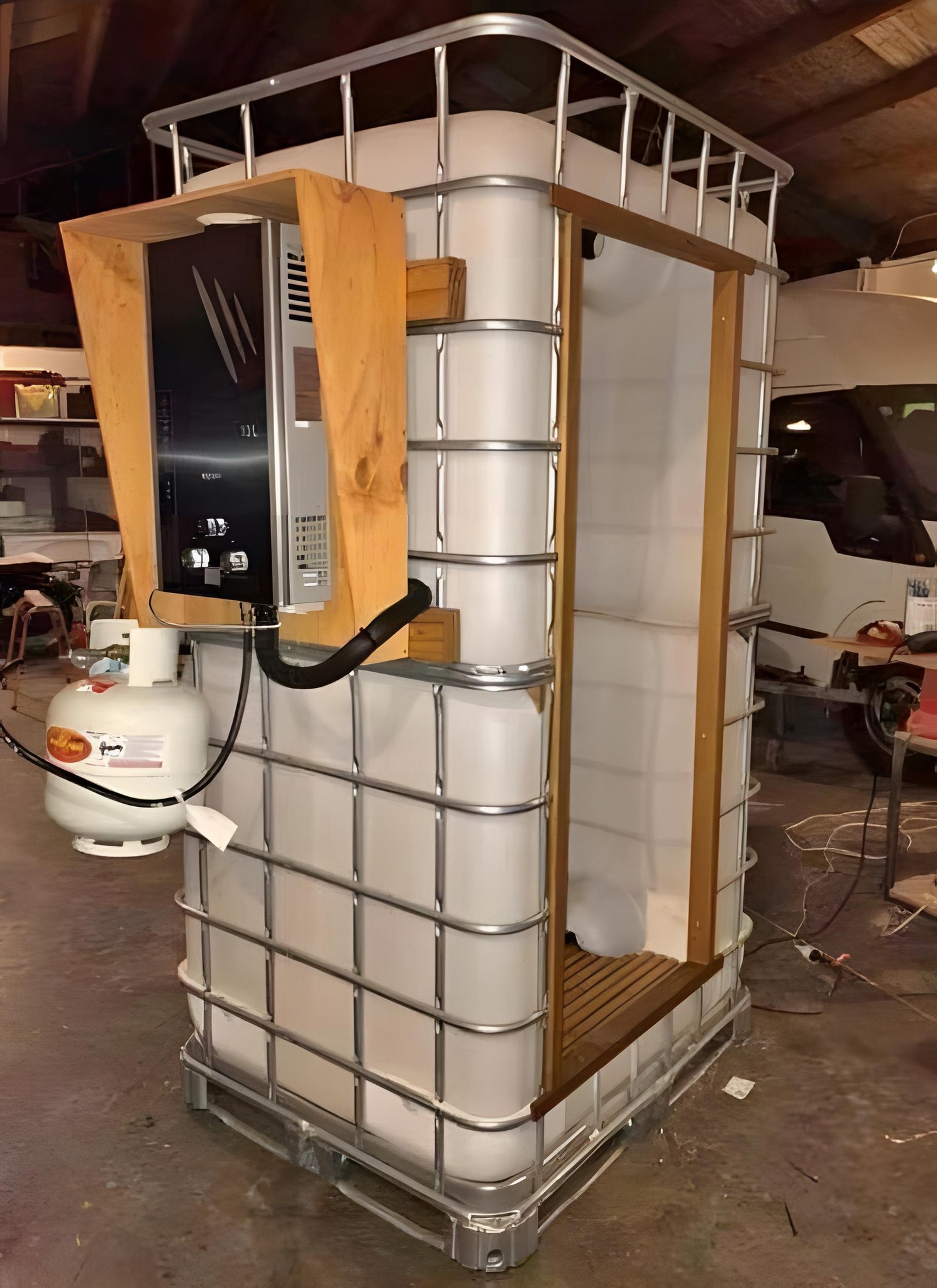 Okay, here's an analysis of the image, broken down into sections as you requested. Given the unusual nature of the object, some sections are more relevant and developed than others. I'll aim for depth where the concep...