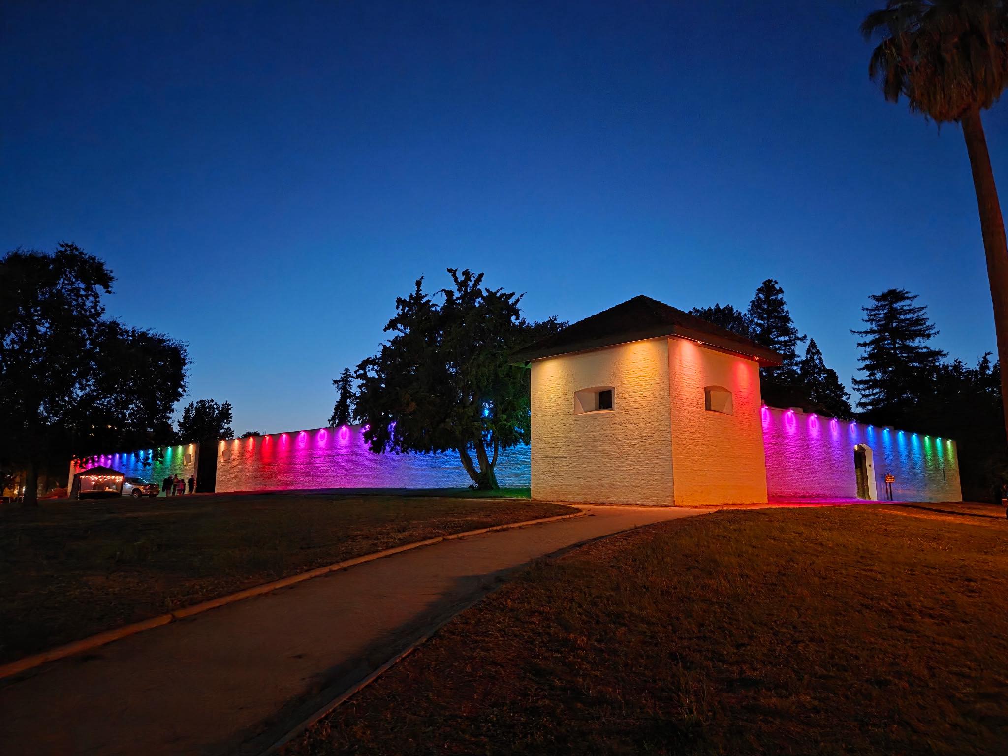 Okay, here’s an analysis of the image, broken down into sections addressing the requested theoretical frameworks where applicable. Given the image's content, some sections will be more extensive than others. **Visual...