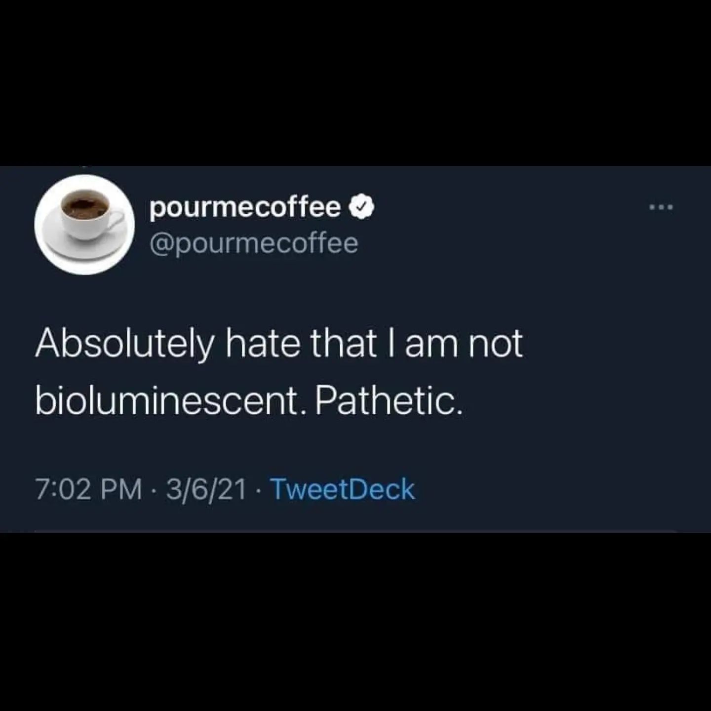 Okay, here's an analysis of the image/tweet, broken down into the requested sections. I'll flag where a section isn't particularly applicable. **Visual Description** The image is a screenshot of a Twitter post. The pr...