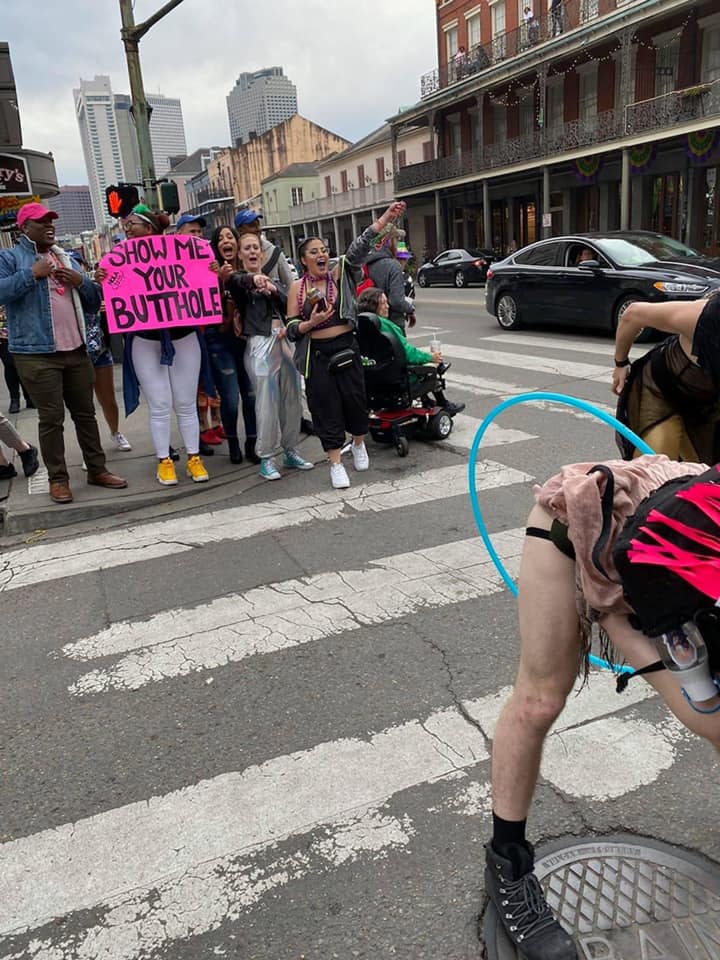 Here's an analysis of the image, broken down into the requested sections where applicable. Note that some sections will be more substantial than others, given the specific content. **Visual Description** The photograp...