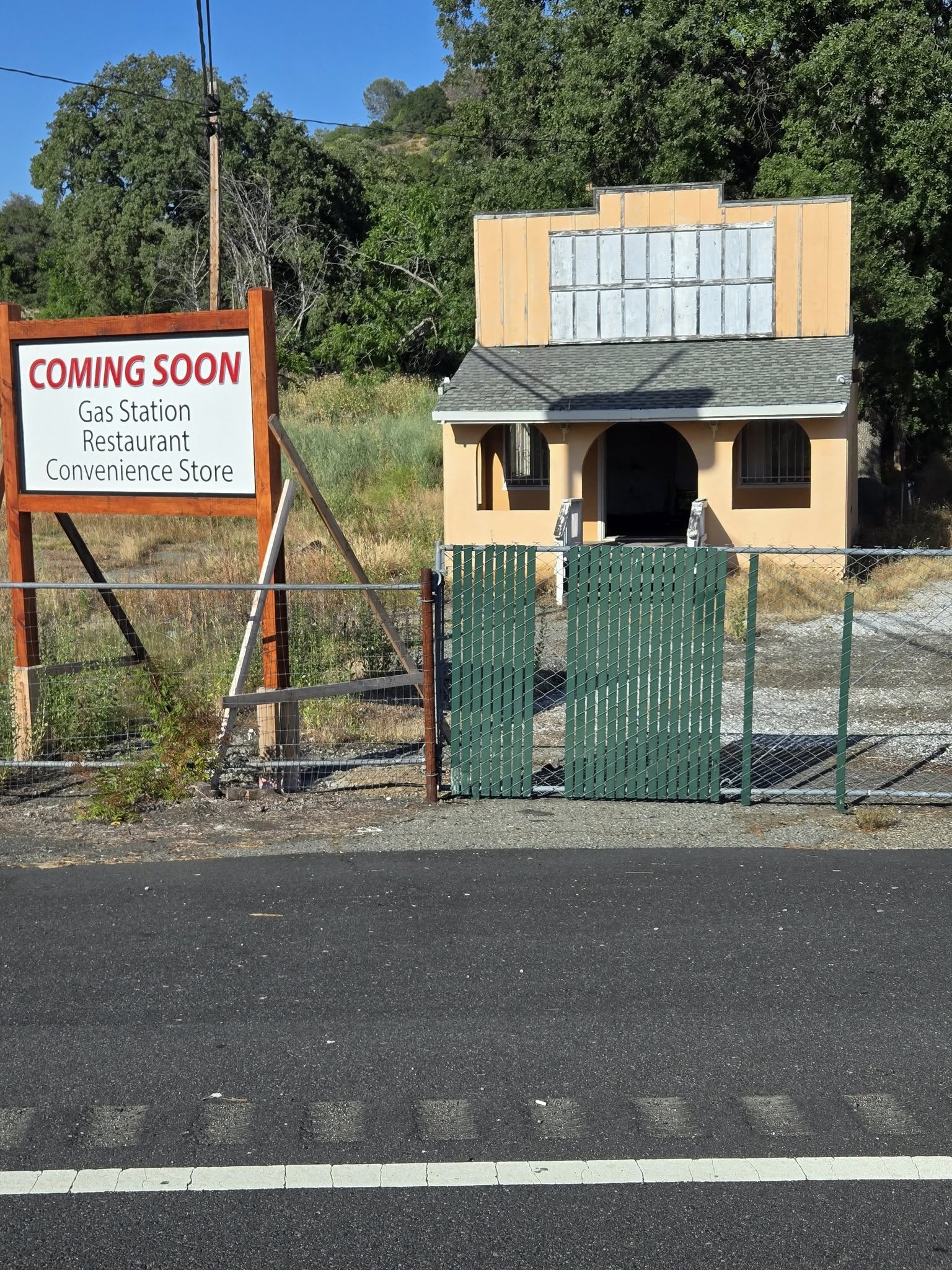 Okay, here's an analysis of the image, broken down into sections as requested. I will *only* include sections where the image genuinely lends itself to that theoretical framework. Some frameworks won't be applicable....