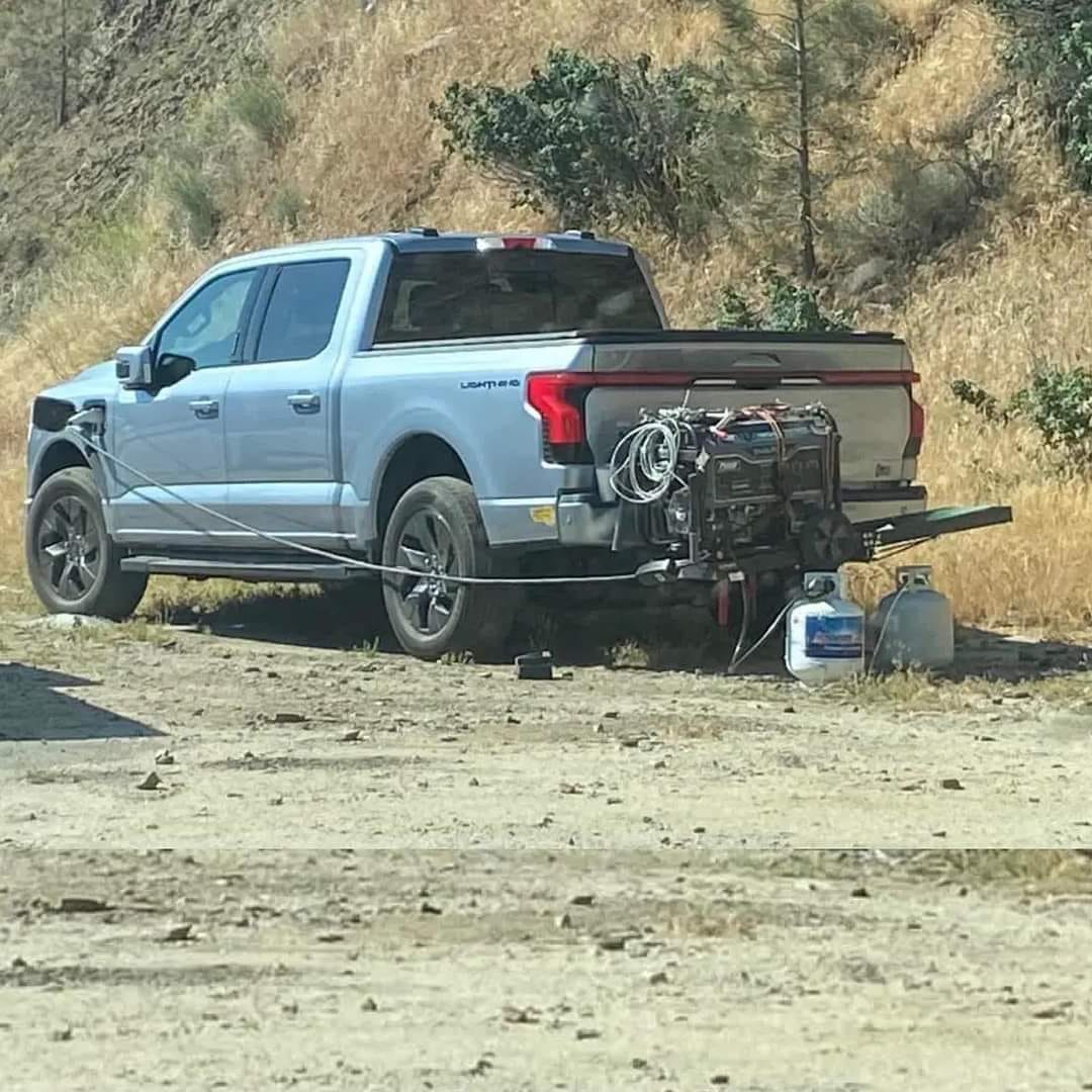 Okay, here's an analysis of the image, broken down into sections as requested. I'll indicate if a section doesn't apply as strongly. I'll aim for a nuanced interpretation, though it's important to remember these are i...